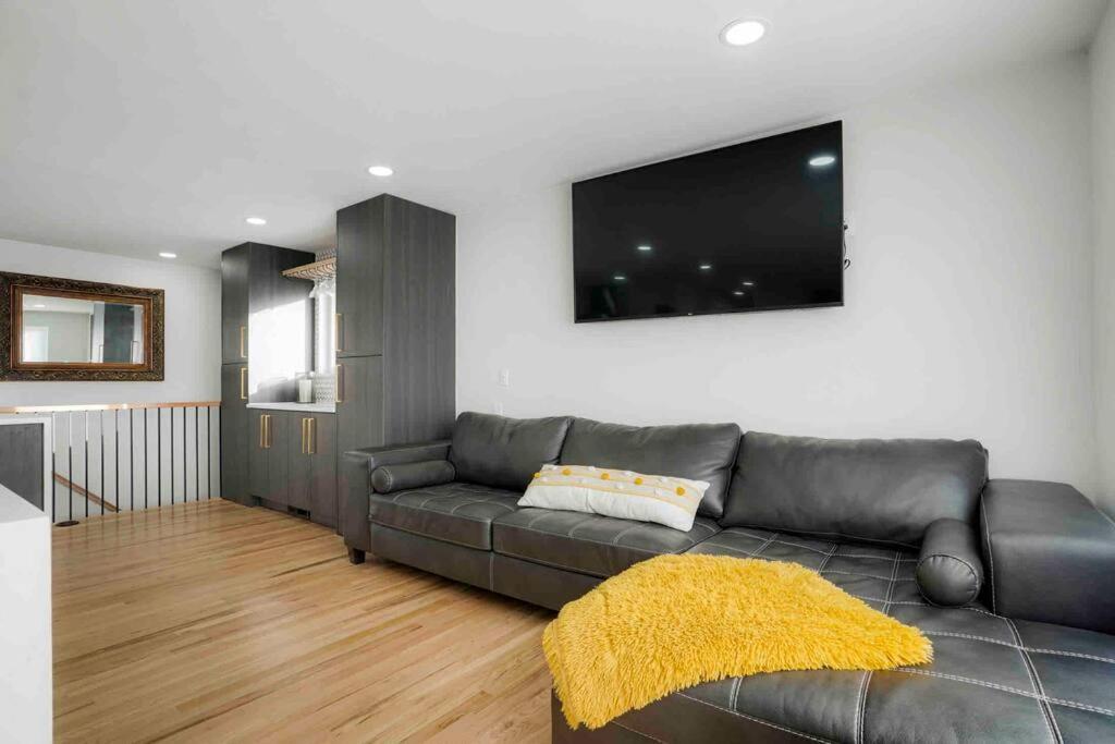 Вилла Sleeps 16 - 15 Min/Downtown, 10 Min/Medical Center Аврора Экстерьер фото