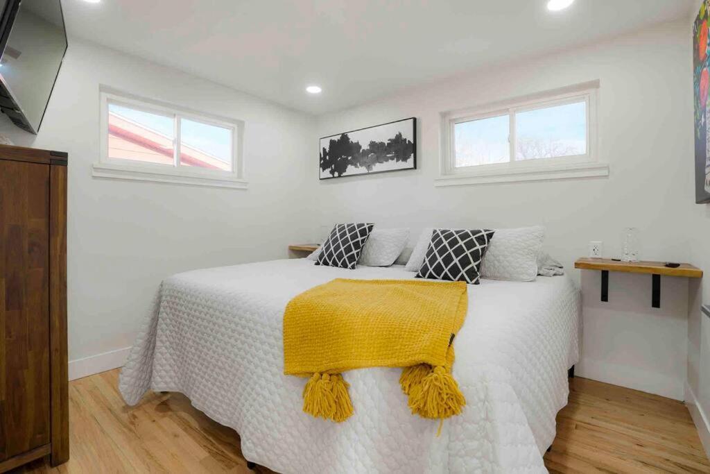 Вилла Sleeps 16 - 15 Min/Downtown, 10 Min/Medical Center Аврора Экстерьер фото