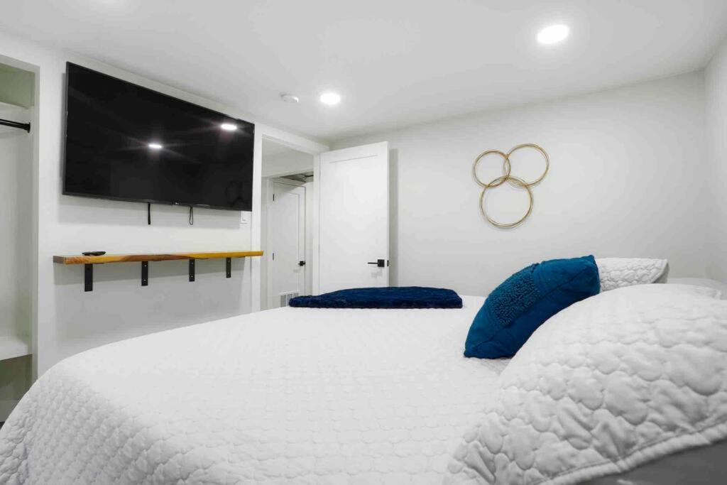 Вилла Sleeps 16 - 15 Min/Downtown, 10 Min/Medical Center Аврора Экстерьер фото