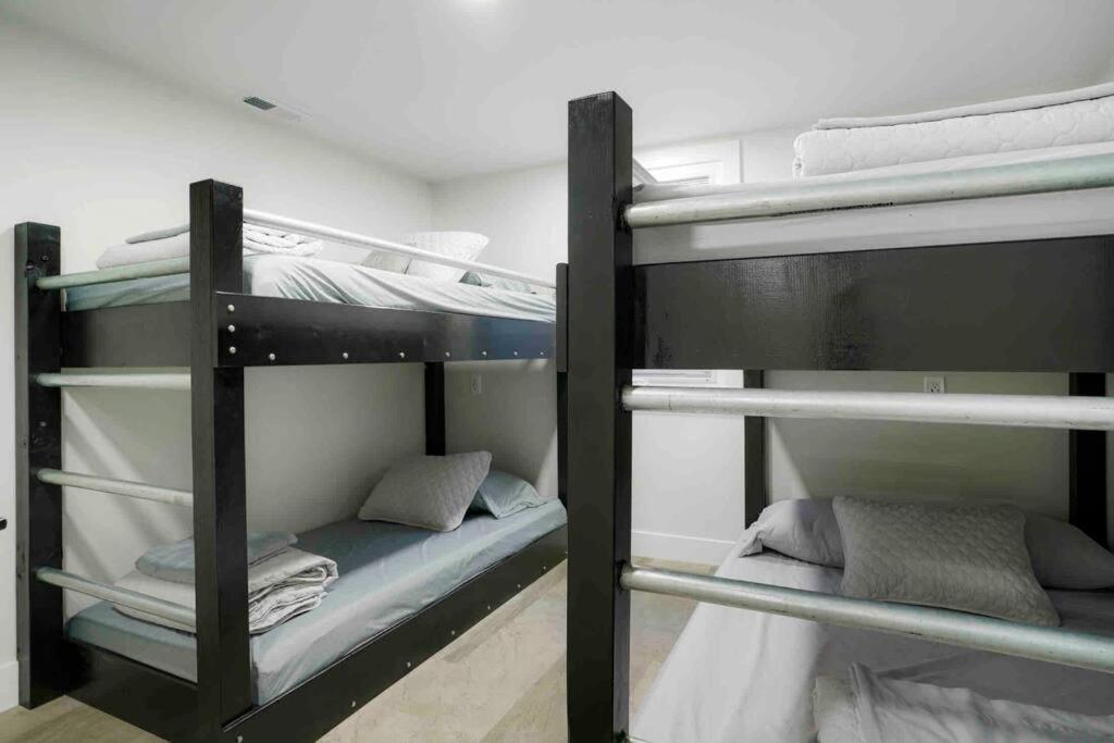 Вилла Sleeps 16 - 15 Min/Downtown, 10 Min/Medical Center Аврора Экстерьер фото
